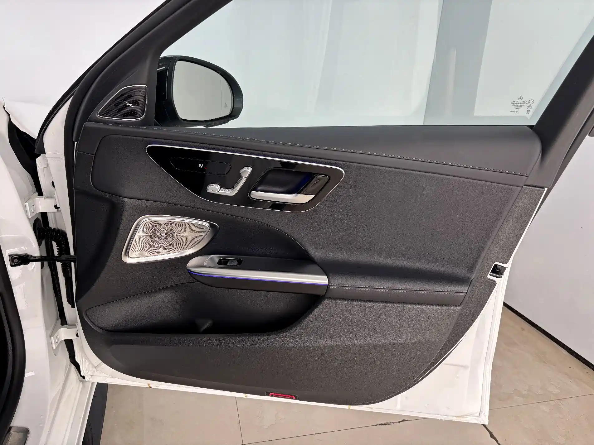 صورة 25 - Mercedes-Benz C-Class