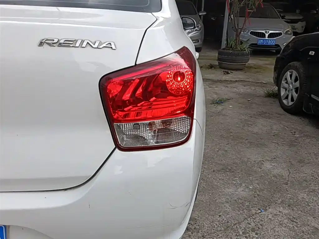 Hyundai Verna 2017 1.4L Manual Renewal Edition China VI фото 8