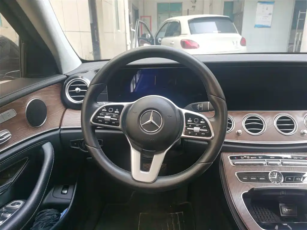 Mercedes-Benz E-Class 2019 Facelift E 300 L Fashion фото 3