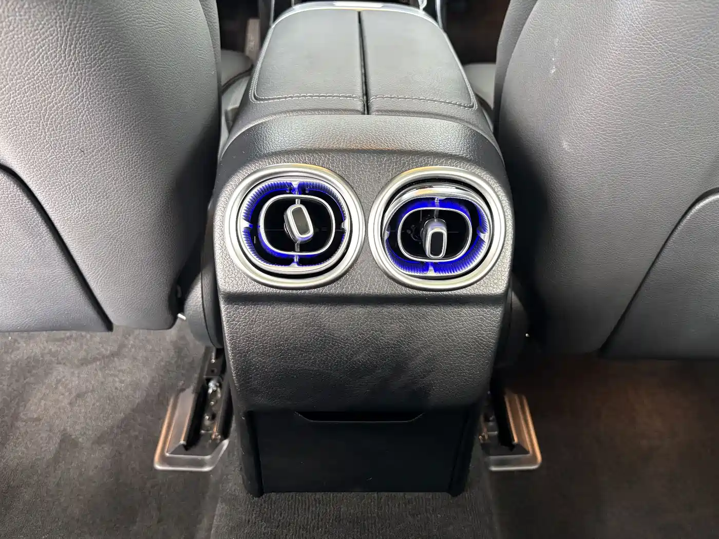 Фото 20 - Mercedes-Benz C-Class