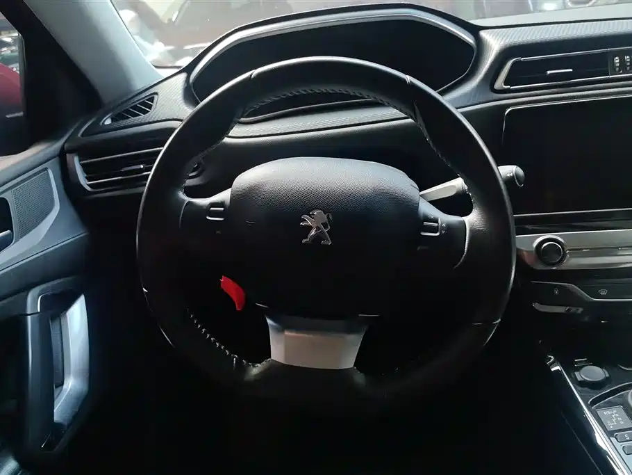 Peugeot 308 2016 230THP Automatic Luxury фото 15