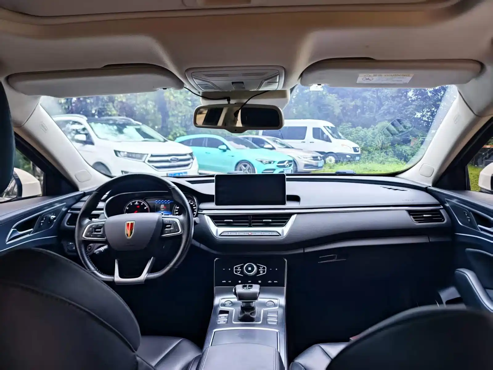 Фото 4 - Hongqi H5