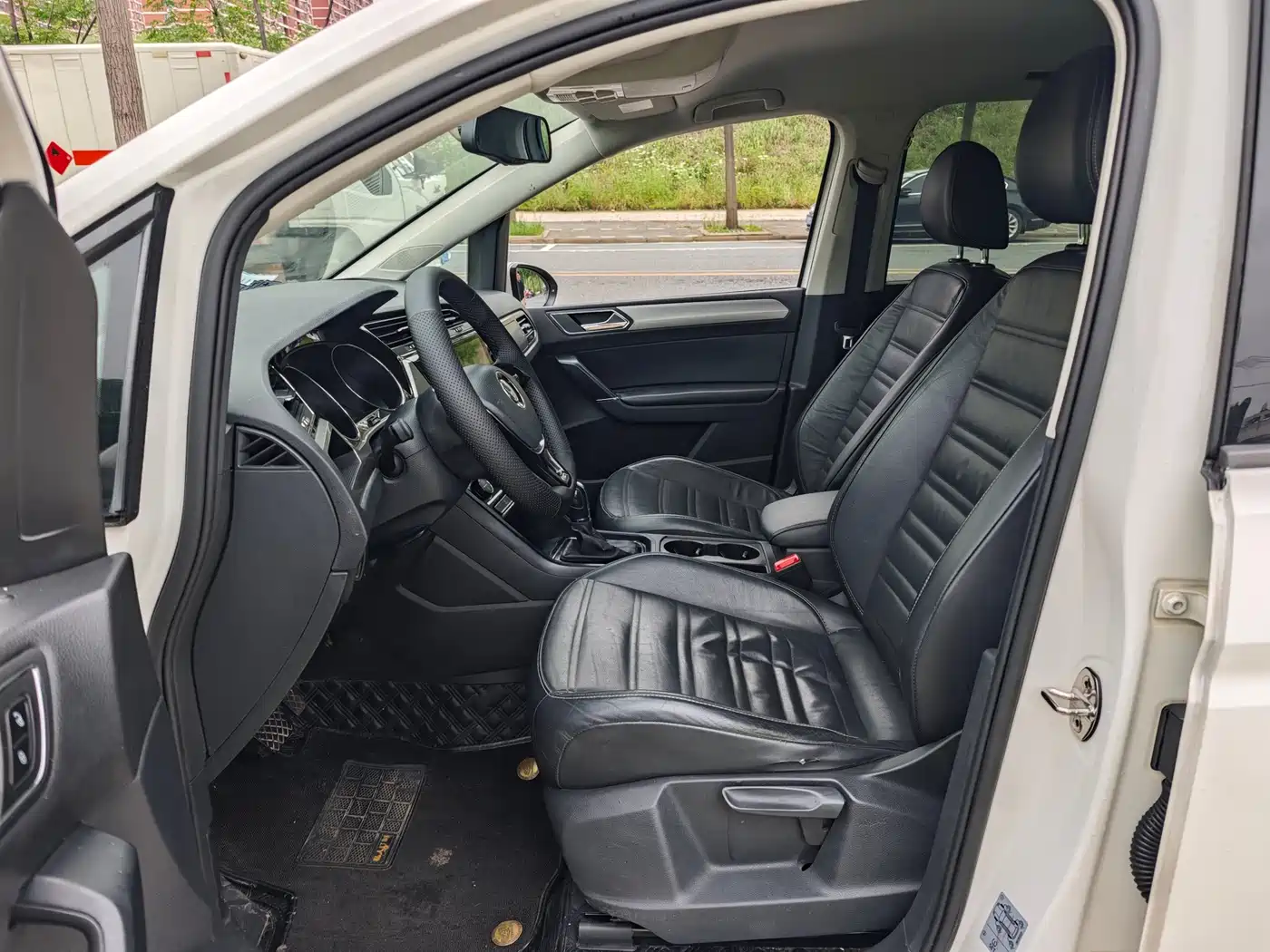 Volkswagen Touran 2016 Touran L 280TSI DSG Comfortline фото 18