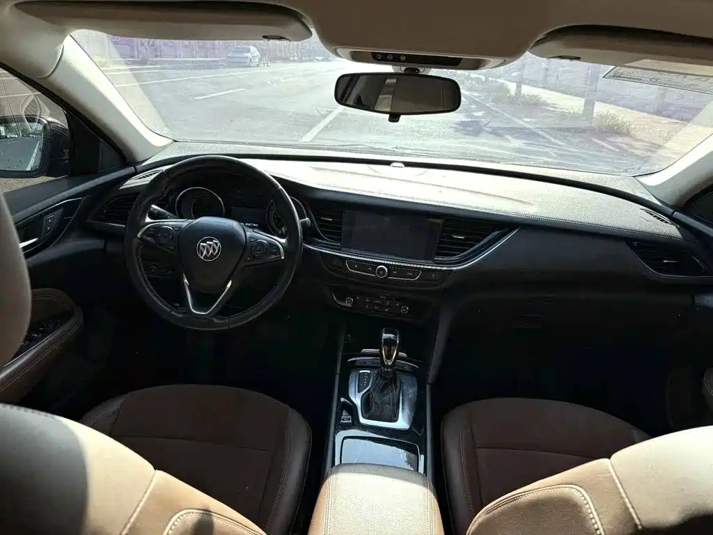 Фото 14 - Buick Regal