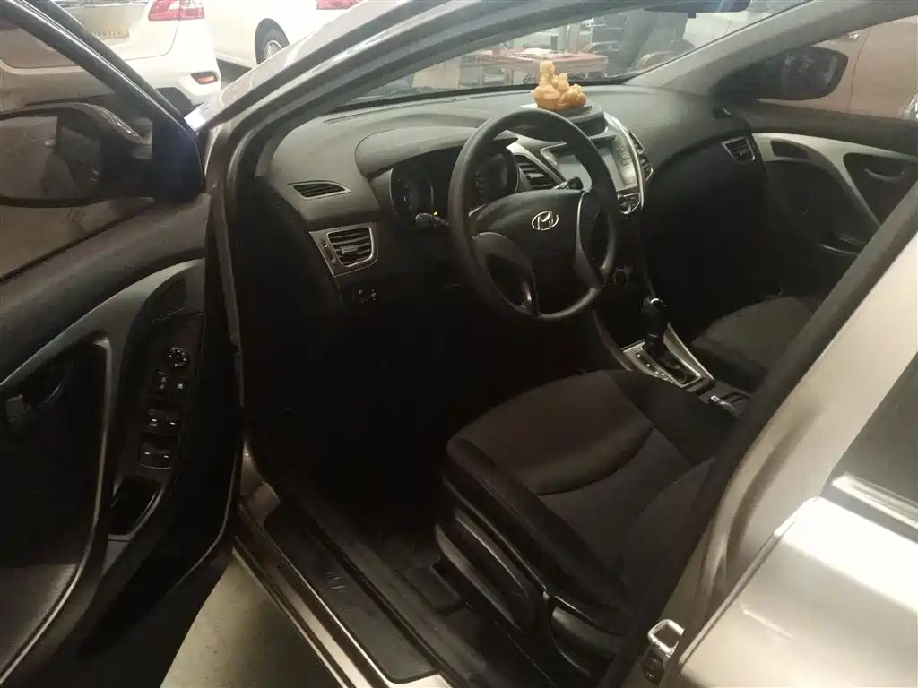 Hyundai Langdong 2012 1.6L Automatic Fashion фото 16