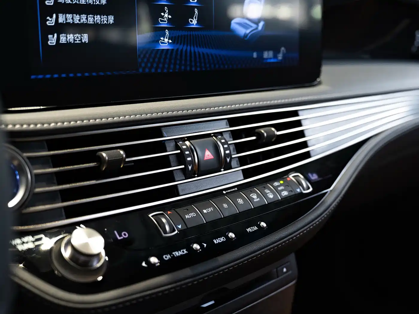 Lexus LS 2021 500h Luxury Edition фото 17