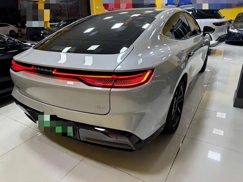 Geely Galaxy Galaxy E8 2024 2024 Model 550km RWD Soaring Dragon Edition