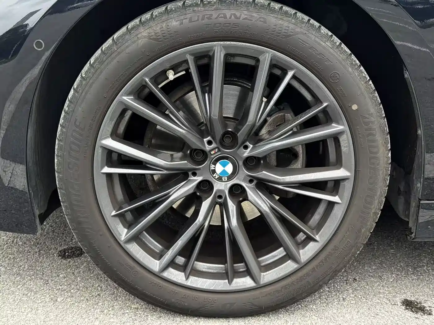 BMW 3 Series 2024 325Li M Sport Shadowline Package фото 11