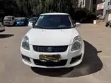 Photo 2 - Suzuki Swift