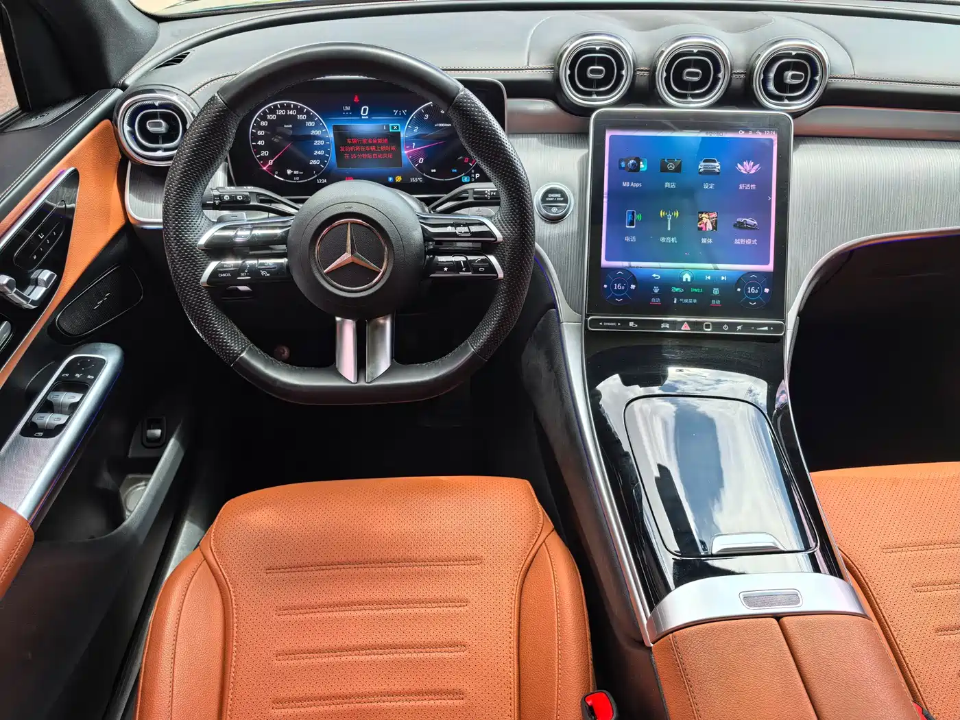 Mercedes-Benz GLC 2023 Facelift GLC 260 L 4MATIC Luxury 7-Seater фото 4