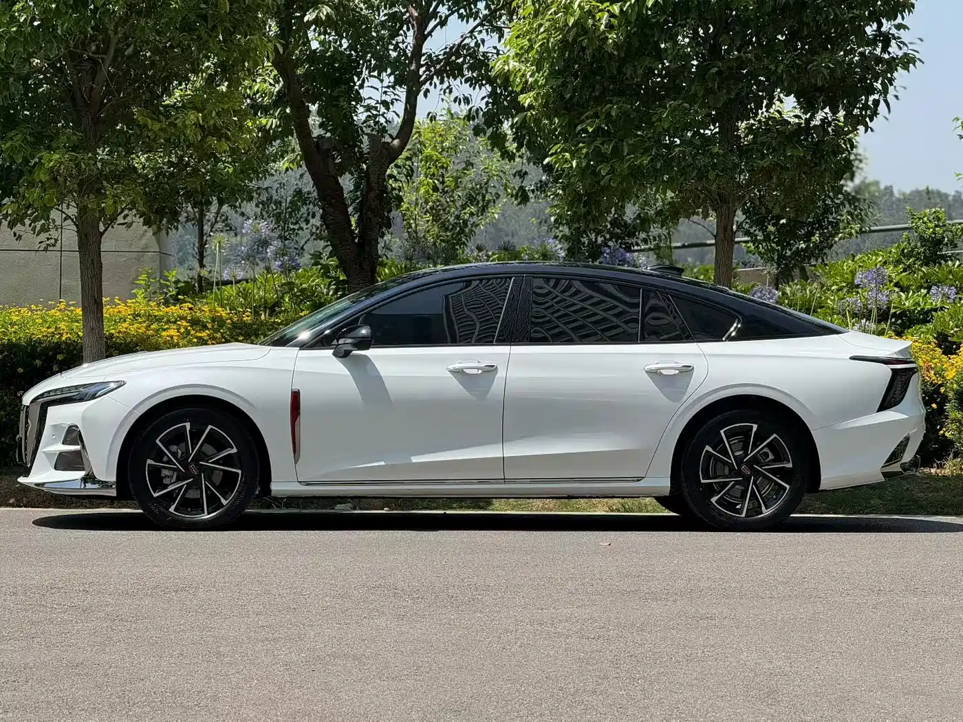 Hongqi H6 2024 Model 2.0T Elegance Edition фото 3