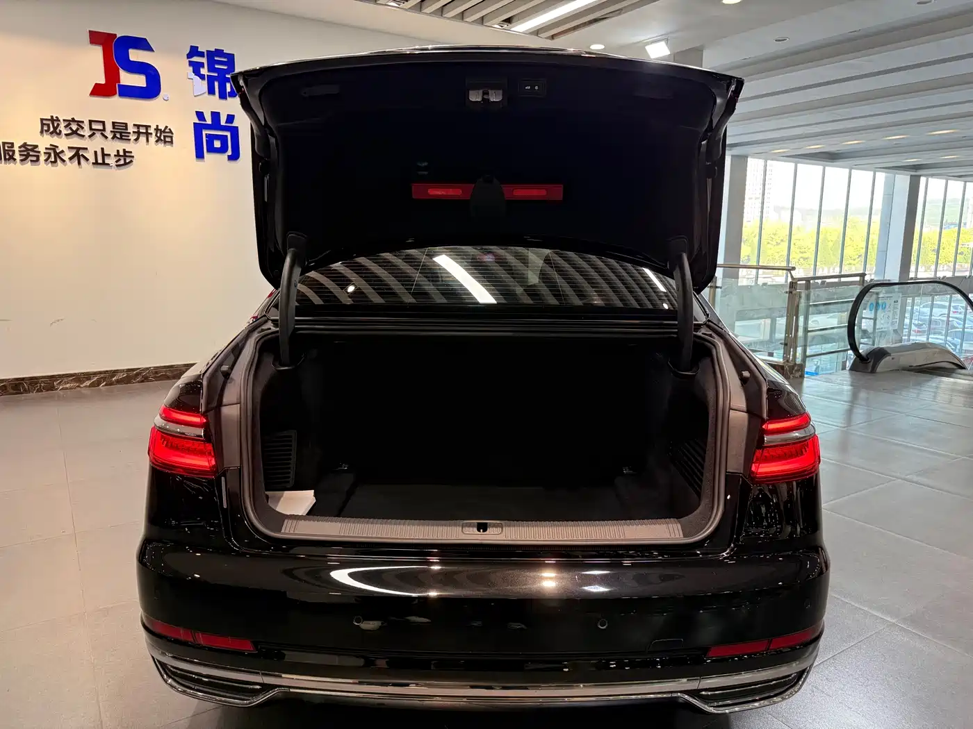 Audi A8 2022 A8L 50 TFSI quattro Comfort Collector's Edition фото 17