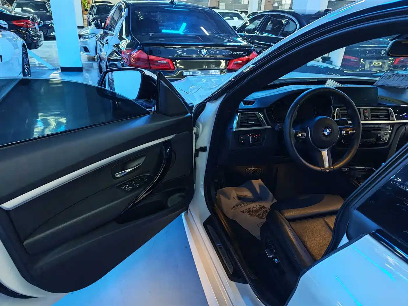 BMW 3 Series GT 2019 320i M Sport Package фото 3