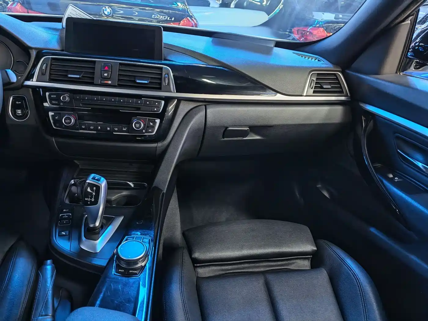 BMW 3 Series GT 2019 320i M Sport Package фото 15