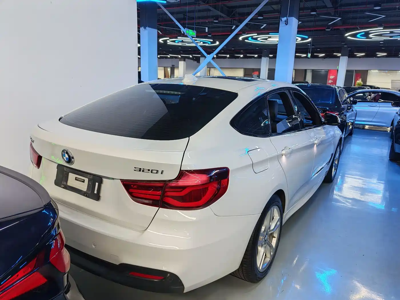 BMW 3 Series GT 2019 320i M Sport Package фото 20