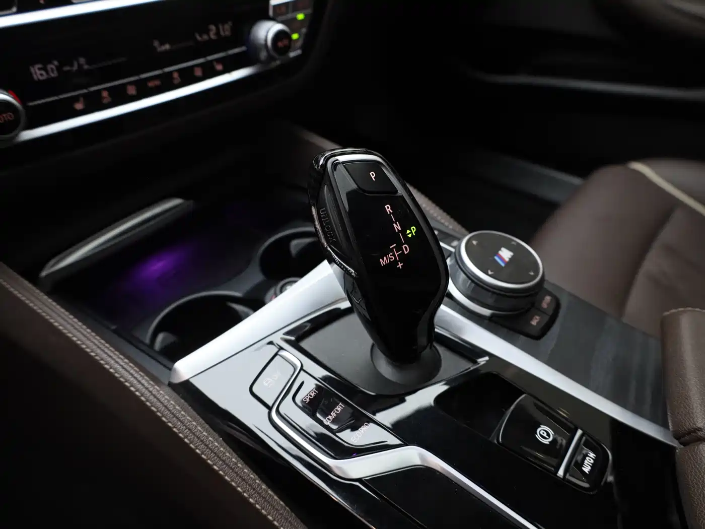 BMW 5 Series 2022 Model Second Facelift 530Li Leading M Sport Package фото 14