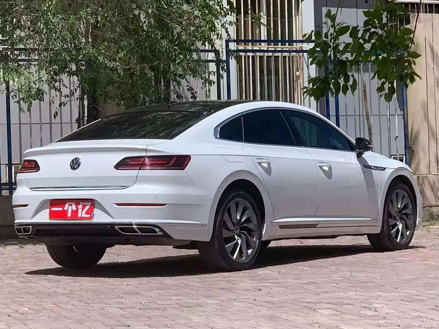 Volkswagen FAW-Volkswagen CC 2023 380TSI Eye-catching Edition фото 7