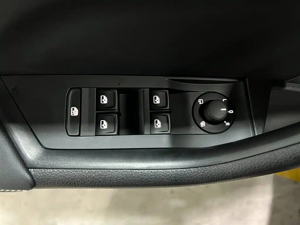 Škoda Superb 2025 Model TSI280 DSG Premium Edition фото 9