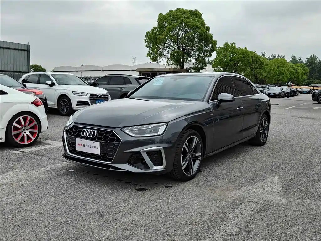Audi A4L 2020 40 TFSI Luxury Dynamic