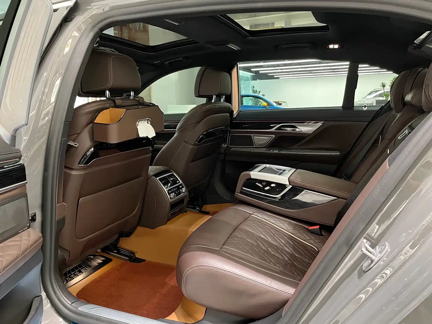 BMW 7 Series 2021 Model 740Li Leading M Sport Package фото 13