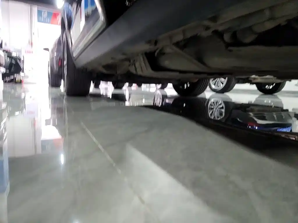 Фото 22 - Geely Atlas