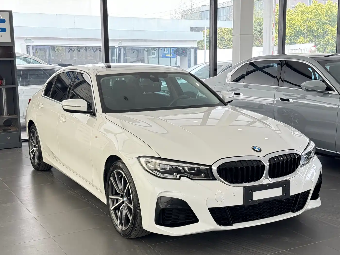 BMW 3 Series 2020 325Li M Sport Package фото 5