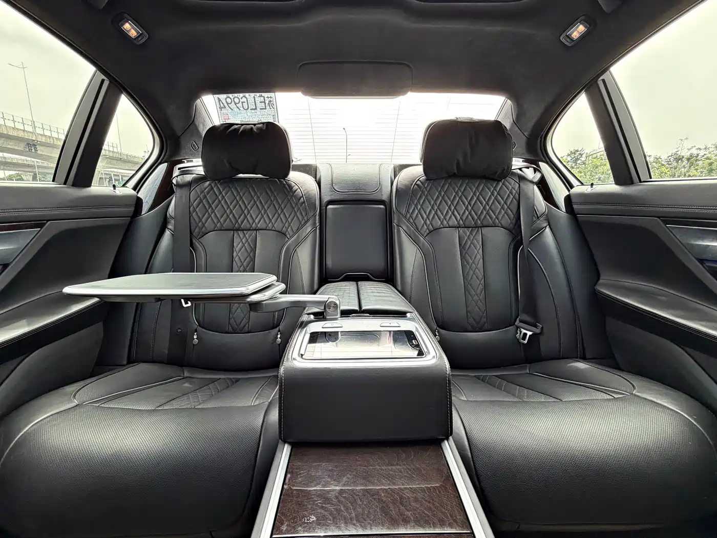BMW 7 Series 2016 750Li xDrive 4-Seater фото 11