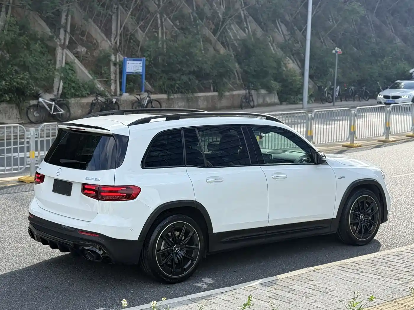 Mercedes-Benz GLB AMG 2024 AMG GLB 35 4MATIC фото 11