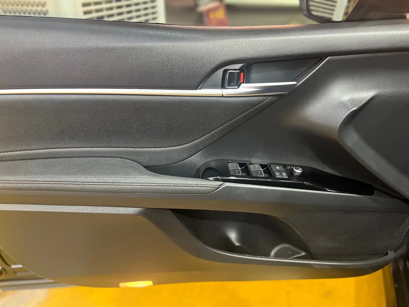 Toyota Camry 2021 Hybrid 2.5HG Luxury Edition фото 7