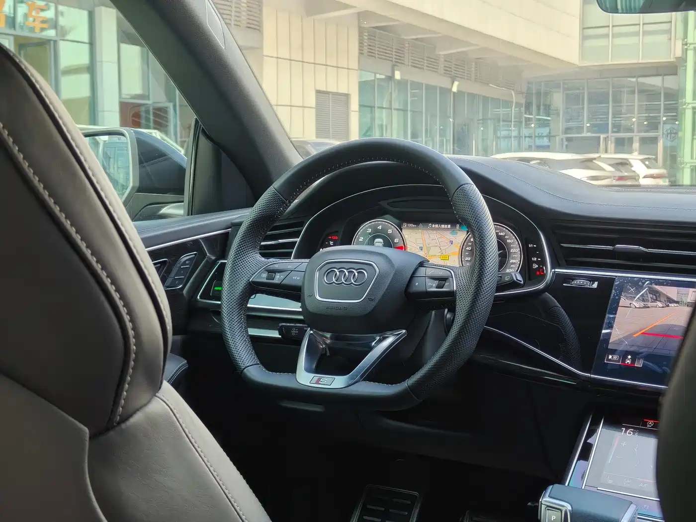 Audi Q8 2021 Model 55 TFSI Exclusive Dynamic фото 7