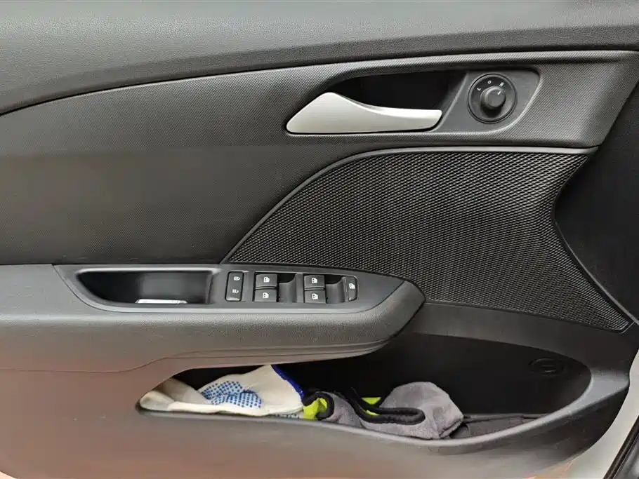Chevrolet Cavalier 2016 1.5L Automatic Enjoyment Edition фото 7