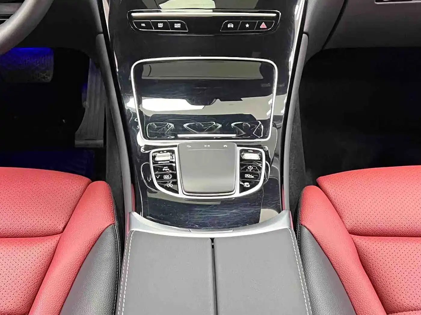 Mercedes-Benz GLC Coupe 2022 Facelift GLC 260 4MATIC Coupe SUV фото 18