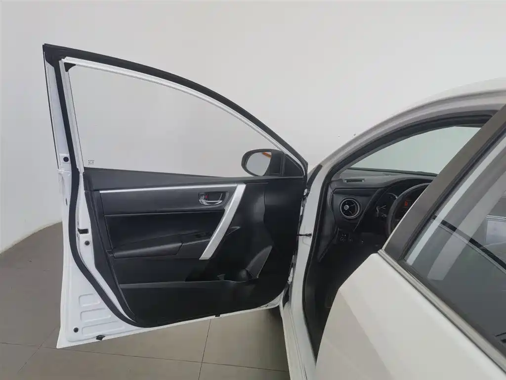 Toyota Corolla 2018 1.2T S-CVT GL-i Smart Shine Edition фото 8
