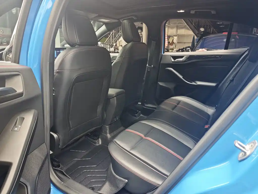 Ford Focus 2023 2022 Hatchback EcoBoost 180 Automatic ST Line