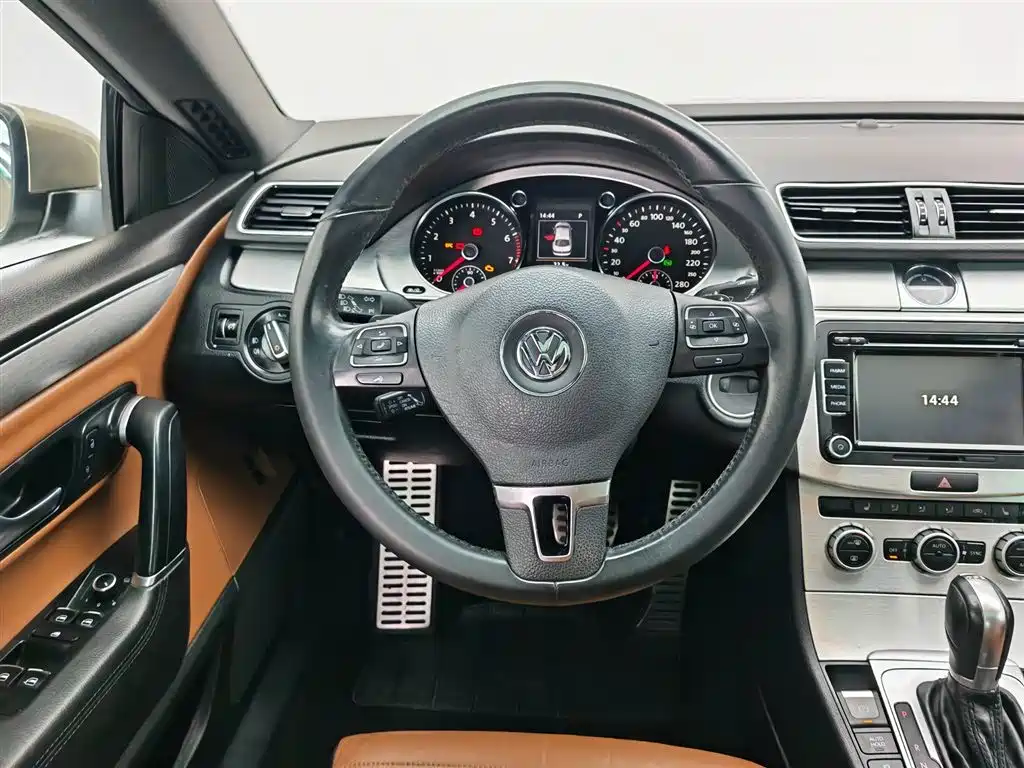 Volkswagen FAW-Volkswagen CC 2015 2.0TSI Luxury фото 11