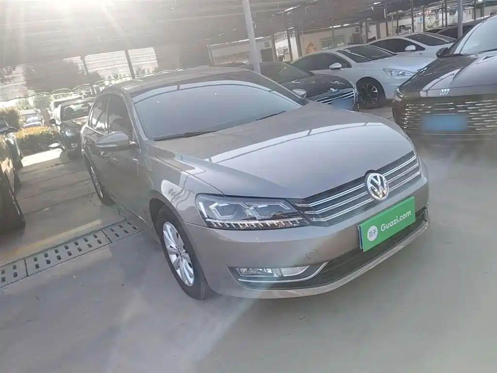 Volkswagen Passat 2014 1.8TSI DSG Luxury Edition фото 4