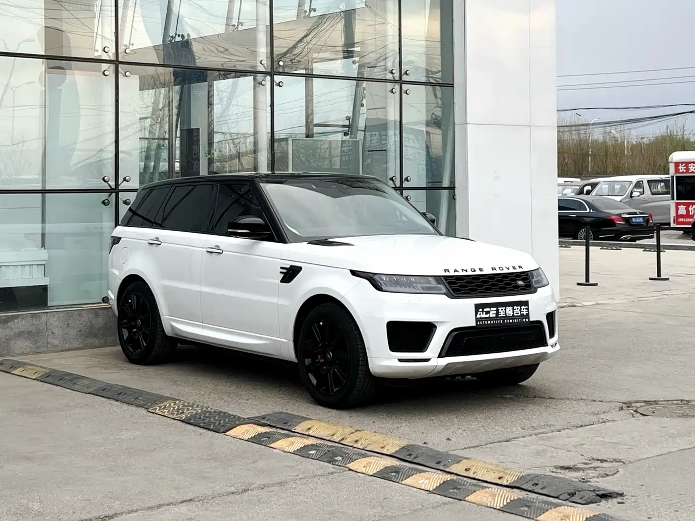 Land Rover Range Rover Sport 2021 3.0 L6 HST фото 3