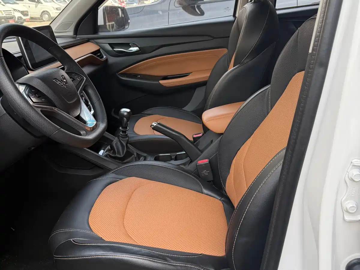 Wuling Motors Wuling Hongguang S3 2018 2018 1.5L Manual Luxury China V