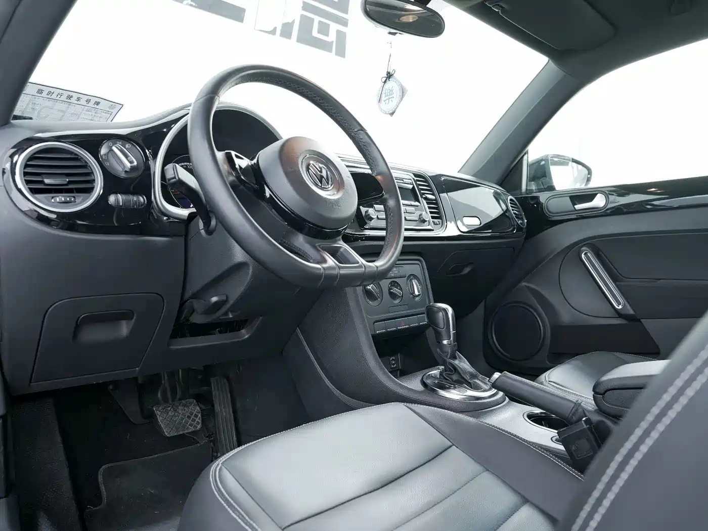 Volkswagen Beetle 2014 1.4TSI Fashion Edition фото 12