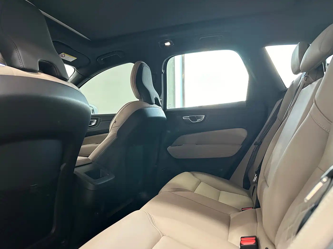 Volvo XC60 2026 Model B5 AWD Smart Elite Luxury фото 8