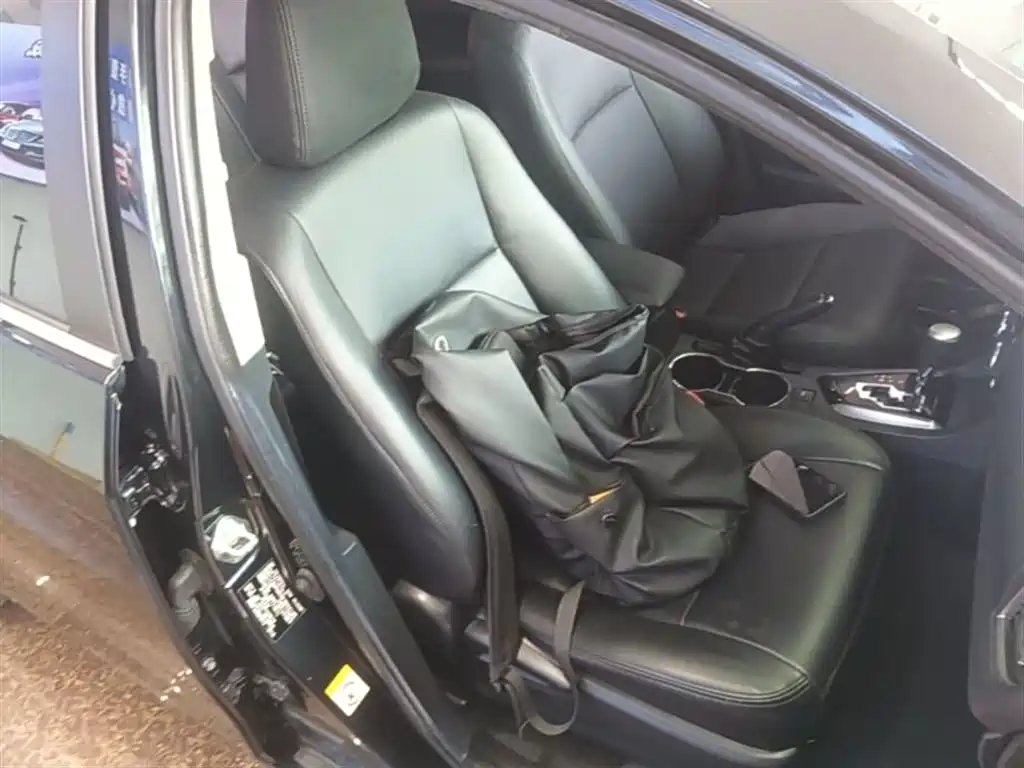 Toyota Corolla 2014 1.6L CVT GL фото 25