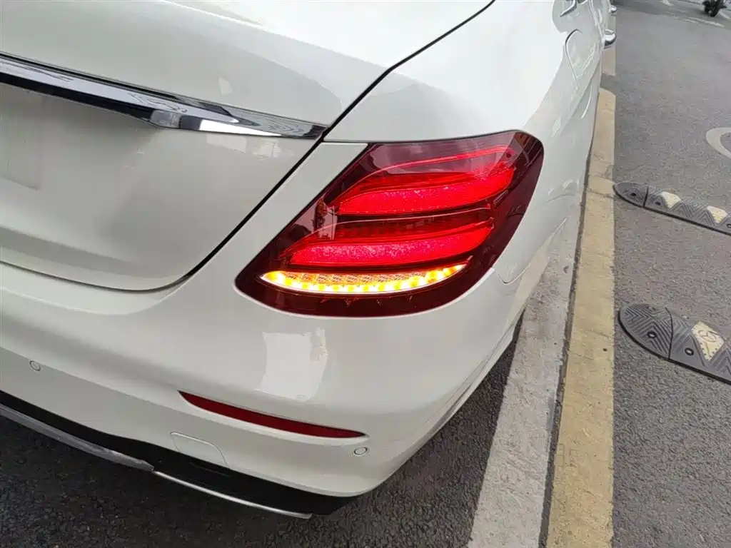 Mercedes-Benz E-Class 2019 E 260 L Sport фото 8