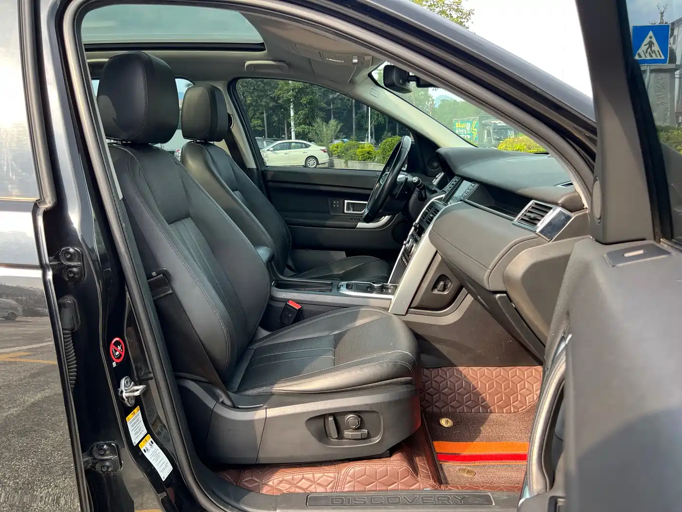 Land Rover Discovery Sport 2017 2.0T HSE фото 19