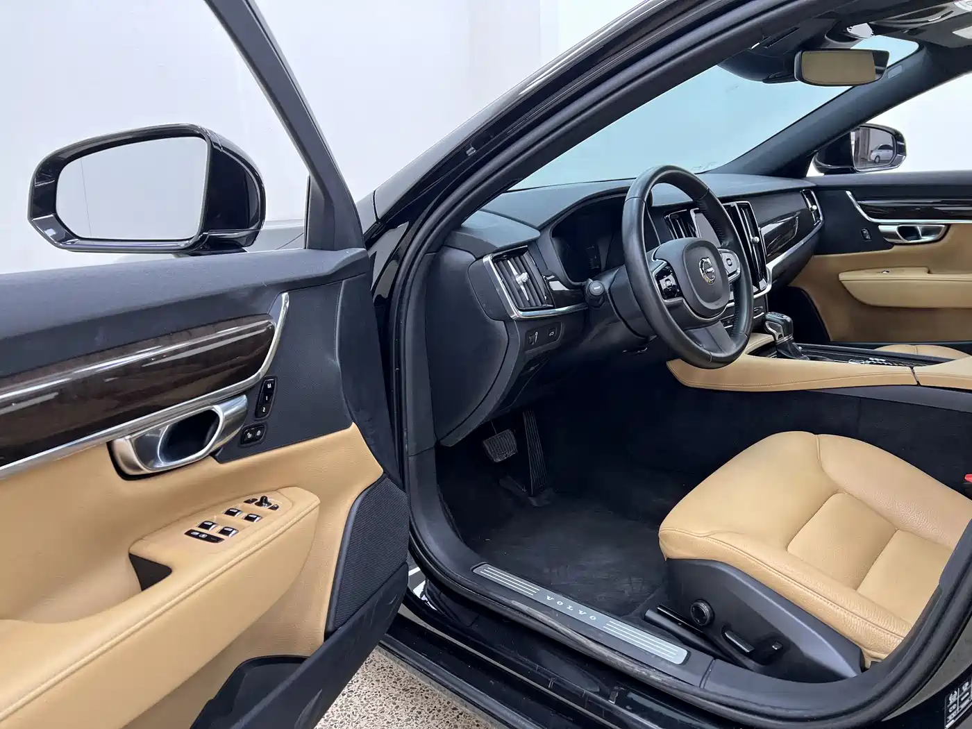 Фото 7 - Volvo S90