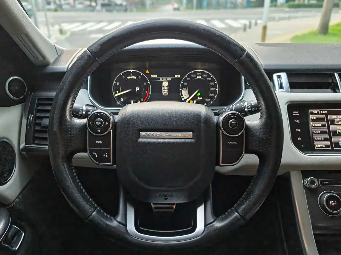 Photo 13 - Land Rover Range Rover Sport