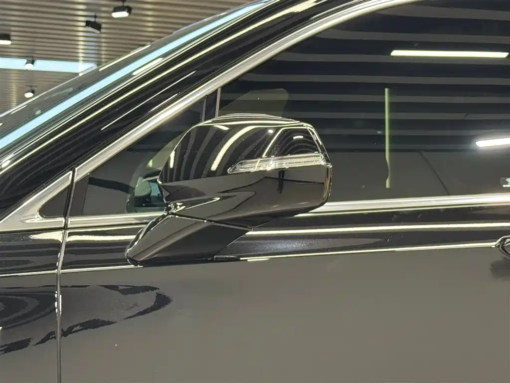 Cadillac XT6 2022 2.0T 6-Seater 4WD Trend Edition фото 29