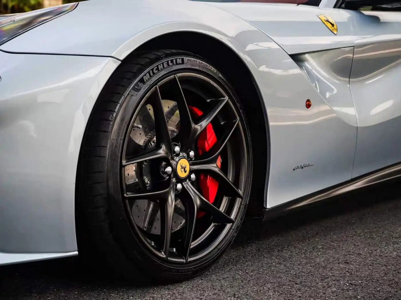 Ferrari F12berlinetta 2014 2013 6.3L Standard