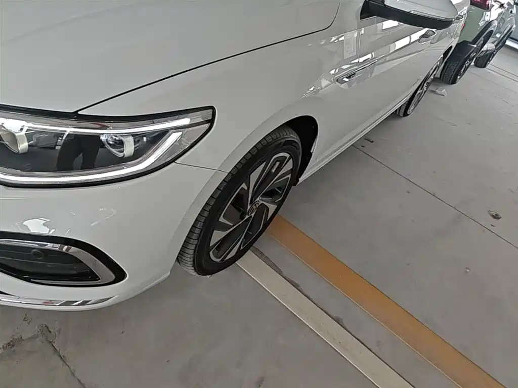 Volkswagen Bora 2024 300TSI DSG Premium Ride Edition фото 23