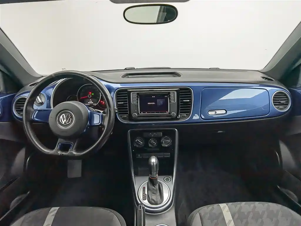Volkswagen Beetle 2018 180TSI Easy Joy Edition фото 5