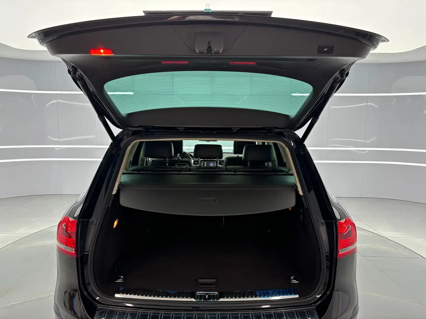 Volkswagen Touareg 2013 3.0TSI X 10th Anniversary Limited Edition фото 9